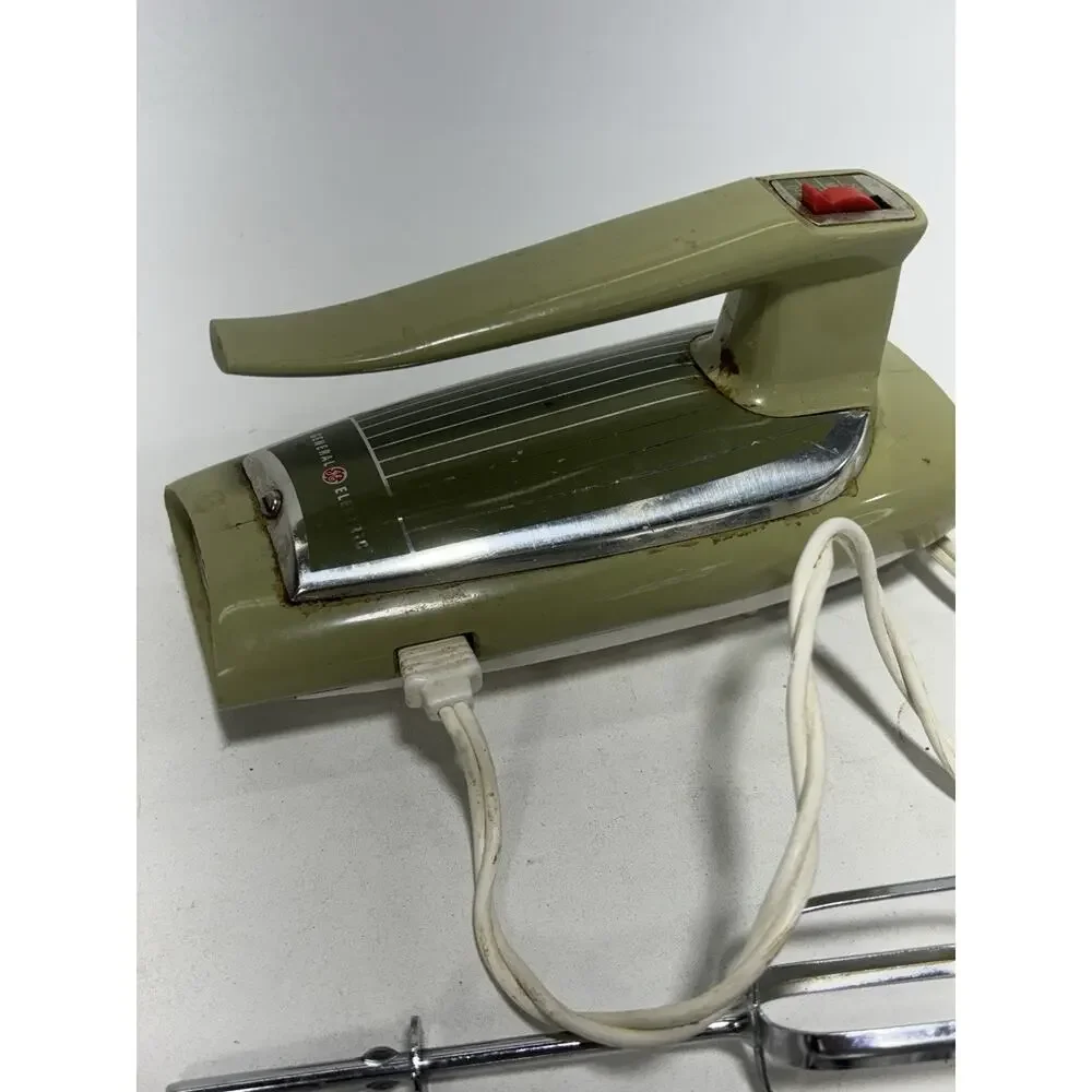 Vintage General Electric Hand Mixer Avocado Green MCM GE w/ Beaters WORKING